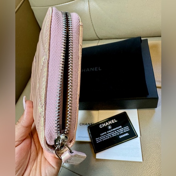 Chanel iridescent wallet - Picture 8 of 13